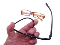 Klassische Kunststoff - Lesebrille ALEX in Schwarz mit flexiblen Bügeln + 1,50 dpt